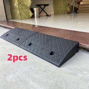 TEMU 신제품 2개 세트 커브 램프 50x27x9cm 두꺼운 휴대용 경사 램프, 애완동물 휠체어 자전거 계단 하역 도크 인도보드 스케이트보드용, 설치 볼트 포함, 계단 경사로,보도 경사로,미끄럼 방지 경사로,쉬운 접근 경사로,강화된 경사로,고품질 경사로,휴대용 접근 경사로,이동 경사로,사이클리스트,휠체어 사용자