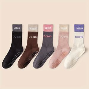 TEMU 5 켤레 여성용 운동 무릎 길이 양말, 폴리에스터 & 스판덱스 혼방, 미끄럼 방지 실리콘 그립, 흡습 발산, 리브 니트 디테일, 알파벳 패턴, 요가, 피트니스, 필라테스용 손세탁 가능|요가