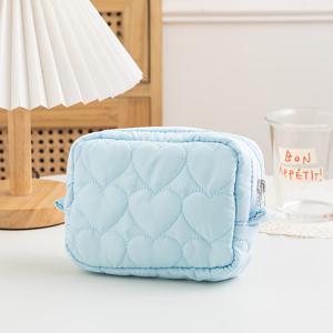 TEMU 캔디 컬러 시리즈 귀여운 보관 가방 학생용 휴대용 미니 패딩 퀼트 하트 클러치 메이크업 가방, 립스틱, 휴대폰, 아이섀도우, 동전, 눈썹 펜 등 메이크업 제품을 보관할 수 있습니다. 여행, 피크닉, 다양한 상황에 적합합니다.