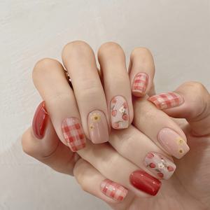 TEMU 30pcs 풀 사이즈 미리 제작된 네일 스트립 딸기 격자 패턴 착용 가능한 네일 한국 스타일 달콤한 흰색 강화 가능한 분리 가능한 네일 팁|네일팁