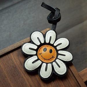 TEMU 수제 인조 가죽 차량 거울 매력 - 귀여운 꽃무늬 디자인과 검은색 스티칭, 자동차 인테리어, 핸드백, 백팩 및 열쇠 액세서리에 완벽함, 차량 내부 장식|가죽가방