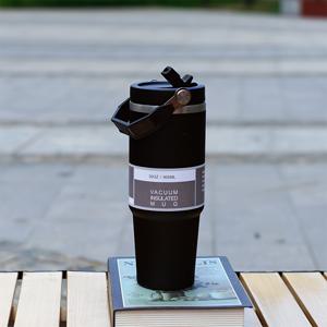 TEMU 30oz 진공 절연 스테인리스 스틸 여행 머그 핸들, 스푼 및 뚜껑과 함께 - 더블 월 절연이 음료를 뜨겁거나 차가운 상태로 유지하고, 누출 방지, 야외 스포츠, 여행, 캠핑, 접이식 디자인, 스포츠 물병 | 생동감 있는 여행 머그 | 내구성 있는 음료 용기