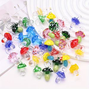 TEMU 5개의 폴카닷 컬러풀한 버섯 펜던트 DIY 보석 만들기, 목걸이, 귀걸이, 폰 체인 액세서리, 느슨한 비즈에 적합합니다.