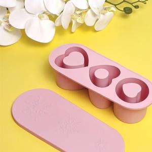 TEMU 하트 모양 아이스 큐브 트레이, 20oz 컵용 실리콘 몰드, 3구획 다양한 하트 디자인, 식품 등급 냉동고 안전 BPA 프리 트레이. 여름 음료와 파티에 완벽한 동반자! 스타일리시 & 논스틱 릴리스 - 쉬운 세척, 내구성 있는 낙하 저항. 이상적인 바웨어 액세서리 또는 할로윈/크리스마스 선물