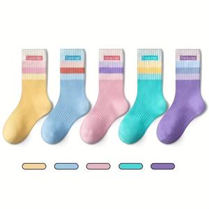 TEMU 소녀용 포에버 레터 미드-캐프 양말 5켤레, 패션 무지개 컬러 디자인, 학교 및 캐주얼 착용에 적합한 가벼운 폴리에스터 롱 양말, 내구성 있는 어린이 파티 의상 | 재미있는 어린이 신발 | 귀여운 양말