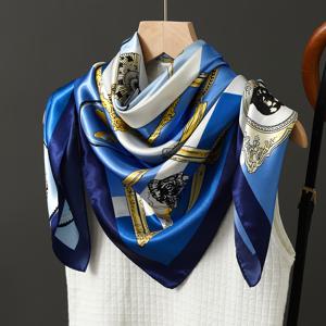 TEMU 우아한 파란색과 금색 기하학적 프린트 스카프, 35.43x35.43 인치 - 부드러운 폴리에스테르, 따뜻하고 장식적, 손세탁 가능, 여성용 캐주얼 주말 의상에 이상적, 세련된 넥웨어 | 기하학적 패턴 스카프 | 부드러운 텍스처 소재, 스카프