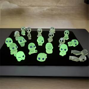 TEMU 20개 야광 외계인과 나무 정령 레진 세트 - 카툰 미니어처 피규어, 랜드스케이프 DIY 장식품, 축제 분위기 오너먼트
