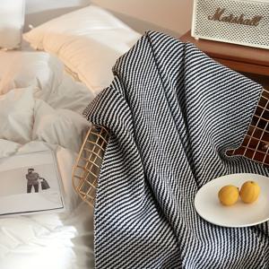 TEMU 1pc 북유럽 줄무늬 패턴 니트 담요, 에어컨 담요, 소파 침대 소파에 대한 따뜻하고 편안한 부드러운 담요