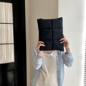 TEMU 맥북 13인치 및 15인치용 노트북 슬리브 - 폴리에스터 내부 케이스, 자석 잠금, 옵션 (검정, 핑크, 베이지, 라이트 블루, 민트 그린) - 사무실, 통근, 또는 일상 사용을 위한 내구성 및 스타일, 노트북 가방, 세련된 디자인, 부드러운 질감|노트북파우치|노트북가방