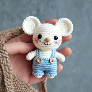 TEMU 초보자용 어른을 위한 오버올 마우스 크로셰 스타터 키트 | 스트레스 없는 아트 및 공예 키트 DIY 선물 | 단계별 비디오 튜토리얼 포함 | 쉬운 패턴, 부드러운 실, 후크 액세서리 포함 | 아미구루미 크로셰 동물 키트 | 직접 만들기 더 로맨틱