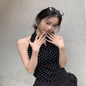 [MADE/인기폭발????흠뻑쇼/홀터넥/신축성좋은 편한슬림핏/셔링????바캉스/여행룩/워터밤] 나인 홀터넥 도트 캐미솔 s162261