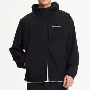 뉴발란스 공용 ESS 2-LAYER 웜업 바람막이 자켓 NBNAE31803-19