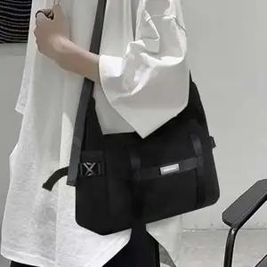 데일리 스트릿 캐주얼 메신저백 남녀공용 크로스백 슬링백
