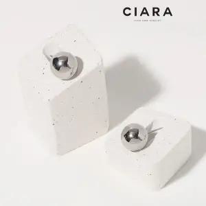 [하프클럽/]CIARA mono 써지컬스틸 Bronx 스피어 심플 귀걸이