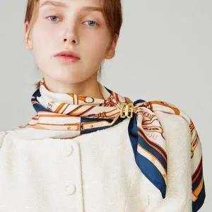 [닥스](강남점)DCSC5F701N2 [DAKS GIFT][링세트][SILK100%]네이비 DD체인 스카프&링 세트