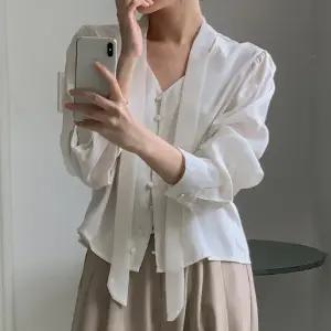 [코코블랑] [코코메이드]에페 시어 타이 블라우스