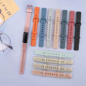 Fitbit Luxe 시계 밴드 교체 용 손목 밴드 용 부드러운 실리콘 스트랩 Fitbit Luxe 조절 식 팔찌 Smartwatch 액세서리