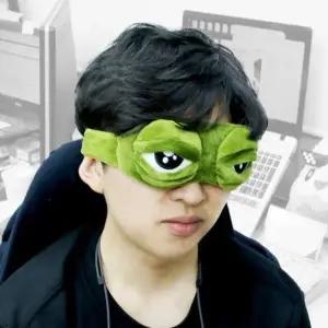 MZSNS화제 인싸템 개구리 안대 슬픈 페페 온열 아이스