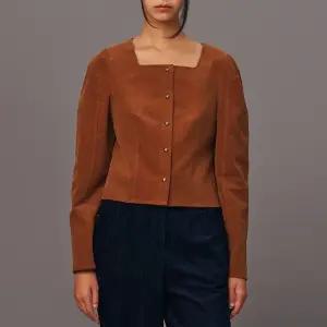 CC콜렉트 코듀로이 스퀘어넥 블라우스 C244MSC701 268374