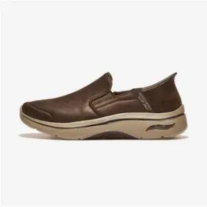 [그랜드스테이지] 스케쳐스 고 워크 아치 핏 2.0(슬립 인스) GO WALK ARCH FIT 2.0(SLIP INS) 216813(BRN)