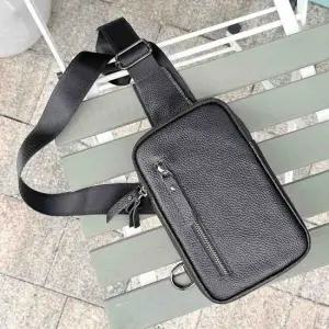 미니슬링백 가죽 슬링백 GAB03359