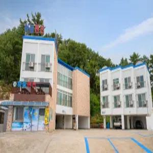 [강원/삼척] 삼척 하늘 펜션 (바다(도보5분)/해수욕장/주차장/오션뷰/일출/일몰/바베큐장/커플/가족/단체/MT/워크샵)