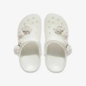 [그랜드스테이지] CROCS CLASSIC FROSTED CLOG 크록스 클래식 프로스티드 부케 클로그 CRS211486