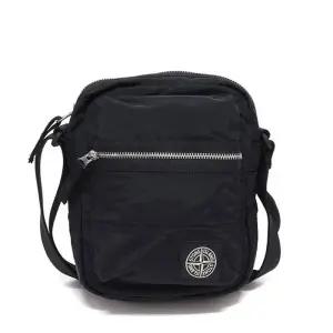 25FW 스톤아일랜드 나일론 메탈 인 에코닐 파우치 백 블랙 K2S159200015 S0251 V0029