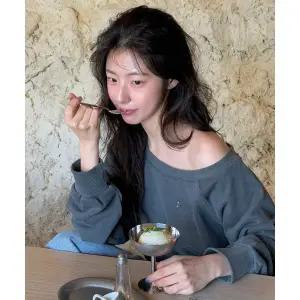 매장정품 [10월 16일 배송] 레터 LETTER FROM MOON 에딘 오프숄더 스?셔츠 ( 피그먼트 차콜 ) 3241TH20176