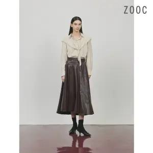 [ZOOC] 페이크 레더 벨티드 플레어 스커트 WI_Z243MSD020906049