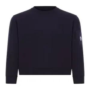 CP컴퍼니 25SS 크루넥 코튼 렌즈 맨투맨 18CMSS023A005086W888