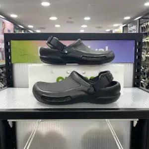 [크록스]{매장정품} 크록스 CROCS 비스트로 프로 라이트라이드 205669-001 12508759 852624