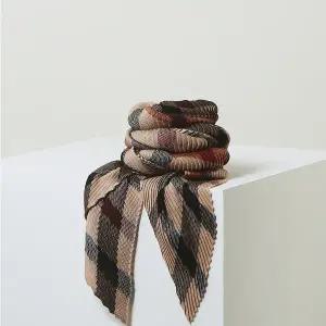 [닥스](강남점)DCSC3F581W3 [WOOL100%]브라운 체크 울 플리츠 스카프