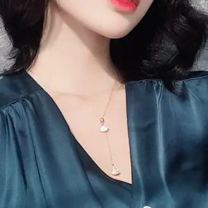 여성 롱목걸이 패션 스타일링 캐주얼 모임 데이트용