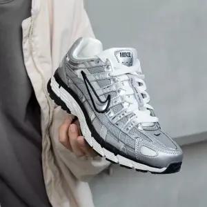나이키 P6000 메탈릭실버 CN0149-001
