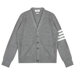 톰브라운 23FW MKC484A Y1014 055 사선 하이 브이넥 가디건 그레이
