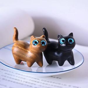 백단향 고양이 나무 미니 인형 손으로 조각한 데스크탑 장식품 수공예품 휴대폰 체인 펜 홀더 선물