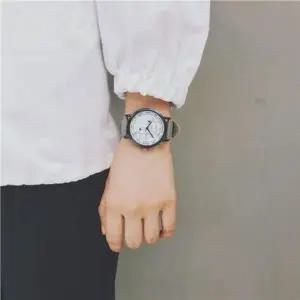 [콩심팥심]여성 인기 스터디 데일리 손목시계(그레이) 여성시계