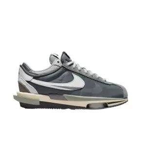 [정품 보증] Nike x Sacai Zoom Cortez SP Iron Grey 나이키 x 사카이 줌 코르테즈 SP 아이언 그레이
