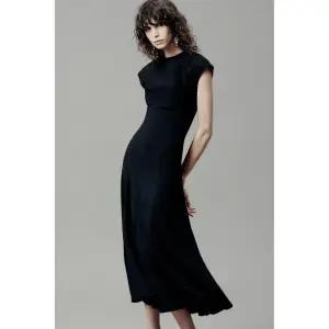 [정품] 자라 원피스 미니 미디원피스 데일리 ZARA 크레이프 롱 ZW 컬렉션 - 블랙