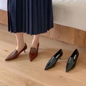 [하프클럽/]여성 미들굽 스틸레토 펌프스 힐 뾰족구두 굽높이 5cm