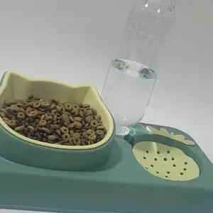고양이 급수기과 밥그릇 딸기 디자인 편리한 급수기 칸막이 그린 색상