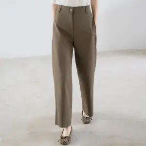 엄마옷 마담4060 원버튼절개와이드팬츠 모던베이직 여성바지 -ZPN2509055-