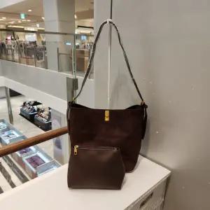 [발리스윗](김해점)버클장식스웨이드숄더백SP9WAB34