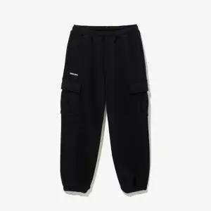 [갤러리아] 뉴에라키즈 25FW 에센셜 카고 스웨트 팬츠 (14863865)