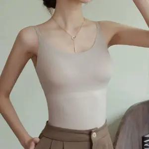 노와이어 여자 캡내장 나시티 1P 심리스 이너 민소매