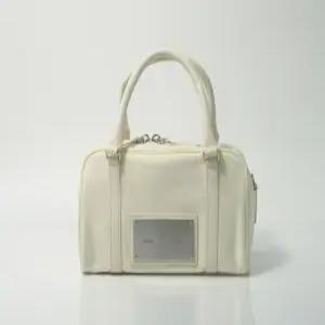 마뗑킴 베이비 스포티 토트백 아이보리 MK2500BG020VIV
