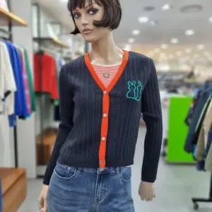 베네통/애플아울렛/토끼 자수 케이블 슬림 가디건/BAKC10341