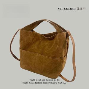 UR 스웨이드 버킷백 크로스바디 겨울 숄더 여성용 대용량 가을 스타일 신상 부드러운 토트백 싱글