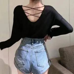 백스트랩 여자 시스루 티셔츠 1P 간절기 슬림핏 긴팔